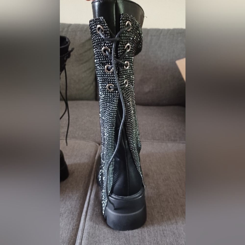 Real Chainmail! Azalea Wang DollsKill 6½ (sold out online) - Picture 8 of 15